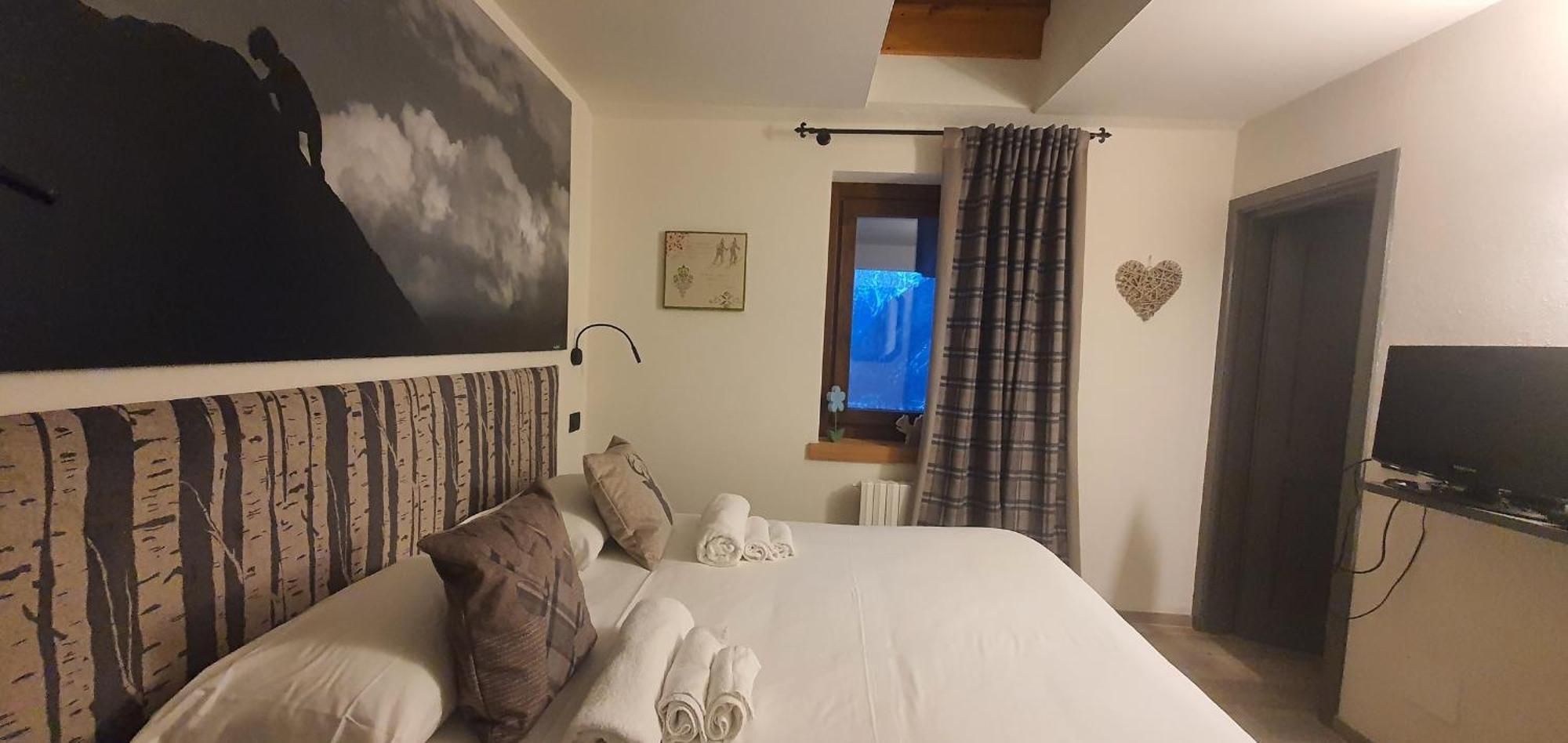 Double Room Mountain View